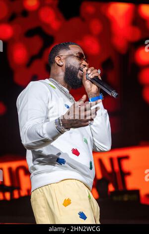 Sunrise, Stati Uniti. 12th Feb 2022. Radric Delantic Davis, conosciuto professionalmente come Gucci Mane, si esibisce durante il tour Legendz of the Streetz Miami del 2022 presso la FLA Live Arena. Credit: SOPA Images Limited/Alamy Live News Foto Stock