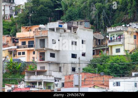 vista delle case nella città di aparecida do norte a san paolo. Foto Stock