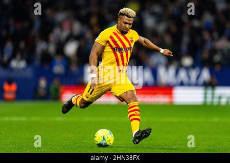 Barcellona, Spagna. 13th Feb 2022. Adama Traore (FC Barcelona) durante la partita di calcio la Liga tra RCD Espanyol e FC Barcelona, allo stadio Cornella-El Prat il 13 febbraio 2022 a Barcellona, Spagna. Foto: SIU Wu. Credit: dpa/Alamy Live News Foto Stock