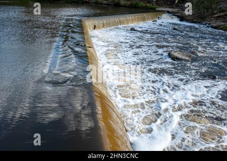 Dights Falls e si svezzano sul fiume Yarra, Abbotsford, Melbourne, Victoria, Australia. Foto Stock