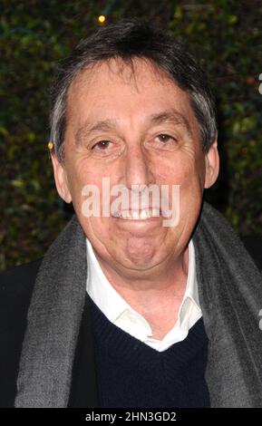 **FOTO DEL FILE** Ivan Reitman è passato via. Direttore Ivan Reitman alla prima di Los Angeles di "No Strings Attached" al Regency Village Theatre di Westwood, CA, USA.January 11, 2011 © mpi11/MediaPunch Inc. Foto Stock