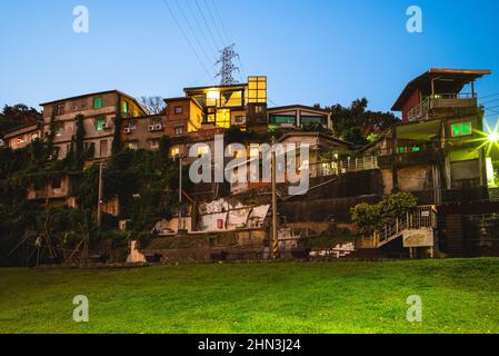 Taipei Treasure Hill artista villaggio a Taipei, Taiwan di notte Foto Stock