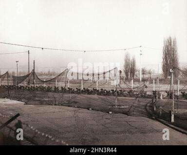 Foto d'epoca della crisi di Berlino del 1961: Costruire il Muro. Potsdamer Platz. Berlino Ovest/Berlino Est. Novembre, 22, 1961 Foto Stock