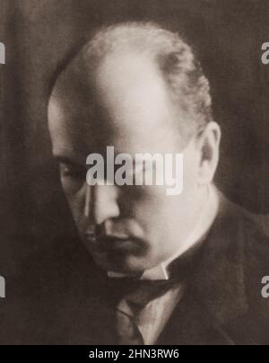 Foto d'epoca di Benito Mussolini. Benito Amilcare Andrea Mussolini (1883–1945) è stato un politico e giornalista italiano che ha fondato e guidato il 1928 Foto Stock