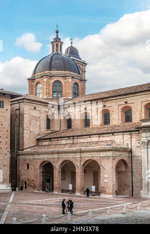 Piazza Rinascimento a Urbino, Marche, Italia Foto Stock