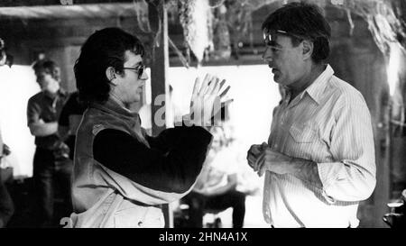 STEVEN SPIELBERG e RICHARD DONNER in THE GOONIES (1985), diretto da RICHARD DONNER. Credit: WARNER BROTHERS / Album Foto Stock