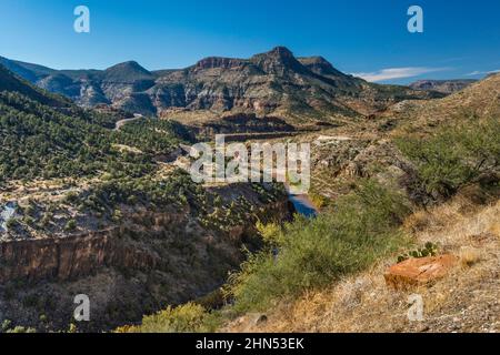 Salt River Canyon, US Route 60, Fort Apache Indian Reservation, Eastern High Country, Arizona, USA Foto Stock