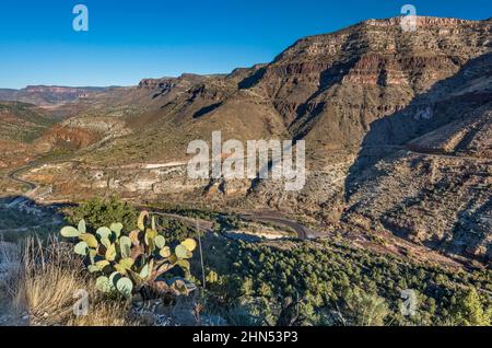 Salt River Canyon, US Route 60, zona di Mule Hoof Bend, riserva indiana di San Carlos, Eastern High Country, Arizona, Stati Uniti Foto Stock