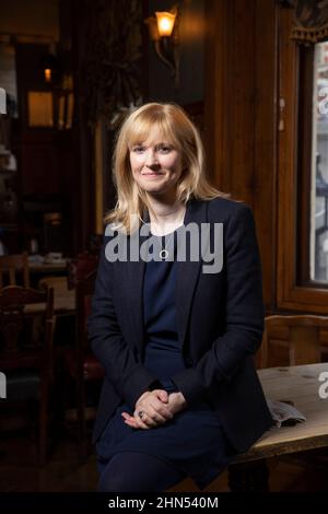 Rosie Duffield, deputato laburista di 50 anni per Canterbury, che è stato intimidito sui social media da attivisti politici locali. Whitehall, Londra, Regno Unito Foto Stock