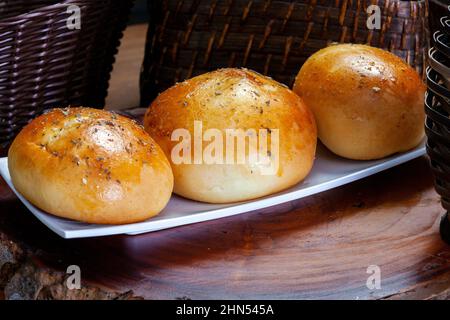 pane dolce rotondo al forno Foto Stock