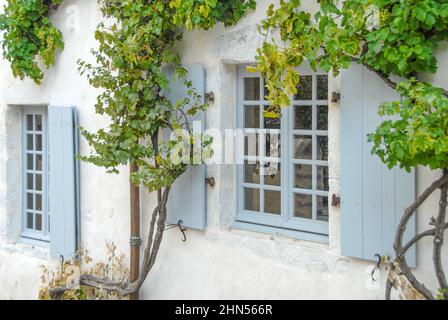 L'auberge des Sœurs Moisy è stato realizzato da pittori che si incontrarono, vi dormivano e vi lavoravano a St-Céneri-le-Gérei, in Normandia, Francia Foto Stock