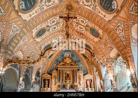 La navata centrale del 17th secolo (volta a botte) di Notre-Dame du Val de Saire Saint-Pierre-Église Foto Stock