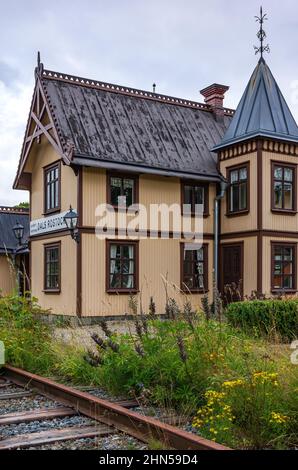 Dals Rostock, Dalsland, Västra Götalands Län, Svezia: Costruita nel 2000, la stazione ferroviaria in miniatura replica l'originale su una scala di 1:2. Foto Stock