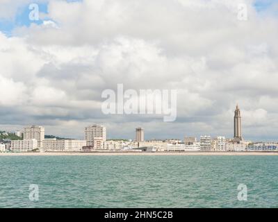 La città portuale di le Havre visto dall'estuario della Senna, Normandia, Francia Foto Stock