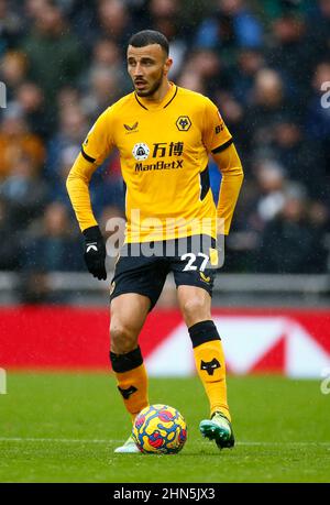 Londra, Inghilterra - FEBBRAIO 13: Wolverhampton Wanderers' Romain Saiss durante la Premier League tra Tottenham Hotspur e Wolverhampton Wanderers a T Foto Stock