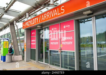 Arrivi WMI Aeroporto Modlin di Varsavia. Nowy Dwor Mazowiecki, Polonia - 23 ottobre 2021 Foto Stock
