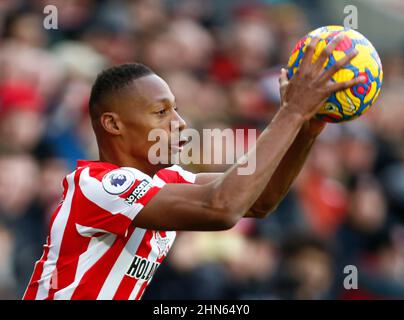 Londra, Inghilterra - FEBBRAIO 12: Ethan Pinnock di Brentford durante la Premier League tra Brentford e Crystal Palace al Brentford Community Stadium, Foto Stock