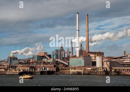 IJmuiden, Olanda settentrionale, Paesi Bassi, 12-13-2011 Tata Steel è una delle più grandi aziende siderurgiche del mondo Foto Stock