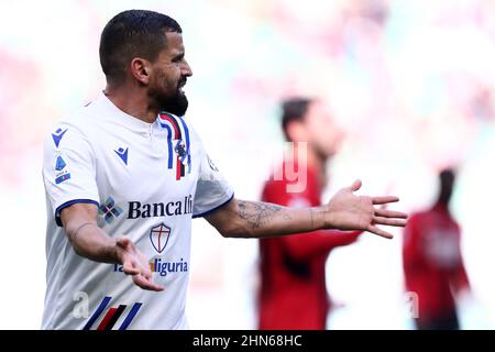 Tomas Rincon di UC Sampdoria gesticola durante la serie Una partita tra AC Milan e UC Sampdoria allo Stadio Giuseppe Meazza il 13 febbraio 2022 a Milano. Foto Stock