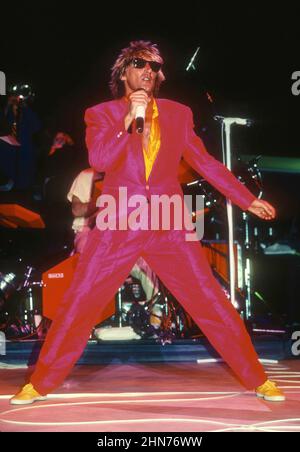 LOS ANGELES, CA - AGOSTO 17: Rod Stewart suona in Concerto intorno agli anni '90 a Los Angeles, California. Credito: Jeffrey Mayer / Rock negatives / MediaPunch Foto Stock