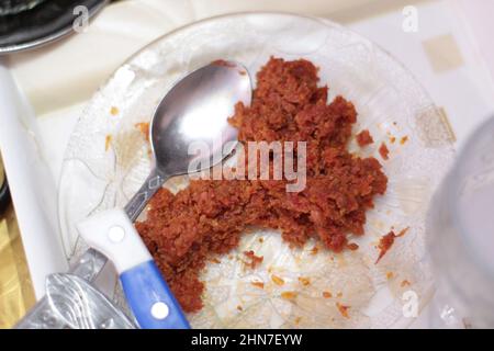 Gajar ka halwa dolce famoso piatto di india e Pakistan fatto con latte, carote e burro Foto Stock