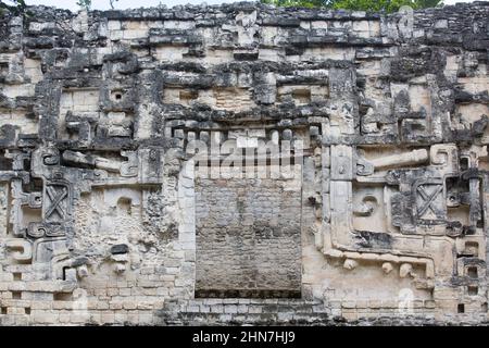 Monster Mouth Door, Structure II, zona archeologica di Hormiguero, stile Rio Bec, Stato Campeche, Messico Foto Stock