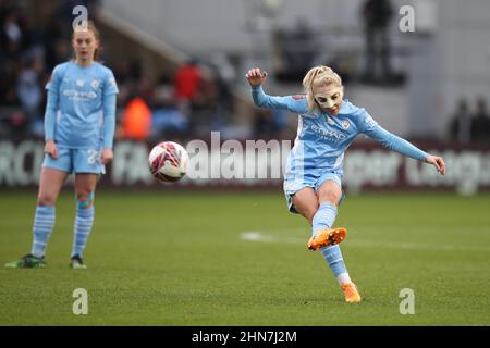 Manchester, Inghilterra, 13th febbraio 2022. Alex Greenwood di Manchester City durante la partita della fa Women's Super League all'Academy Stadium di Manchester. Il credito dovrebbe essere: Isaac Parkin / Sportimage Foto Stock