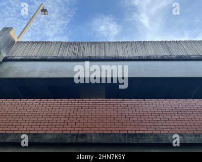 Augusta, GA USA - 12 13 21: Sul tetto si affaccia il parcheggio Foto Stock