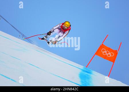 Yanqing, Cina. 15th Feb 2022. Olimpiadi, sci alpino, discesa, donne, al National Alpine Ski Centre, Kira Weidle in azione. Credit: Michael Kappeler/dpa/Alamy Live News Foto Stock