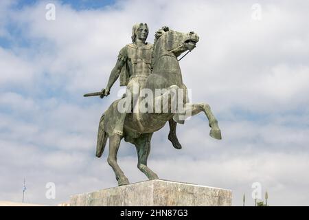 21 ottobre 2021, Salonicco, Grecia: Statua del conquistatore Alessandro il Grande a cavallo Foto Stock