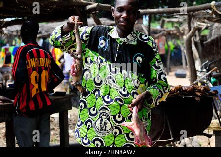 Le lucertole sono una popolare carne di bushmeat in Benin, Costa d'Avorio e Burkina Faso. Foto Stock