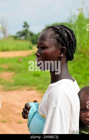 Ritratto di una donna Burkinabe del Burkina Fasol centrale Foto Stock