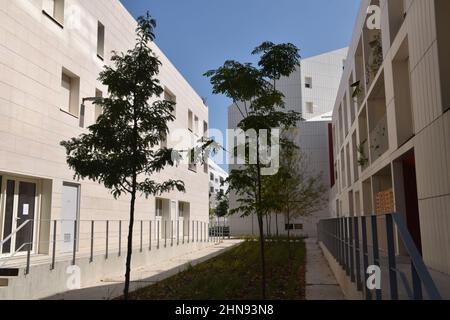 Residence Coeur de Garonne, contemporaneo sviluppo residenziale su ex terra industriale nel quartiere Bastide di Bordeaux, Francia Foto Stock