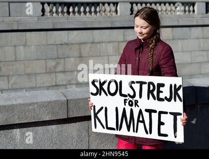 STOCCOLMA, SVEZIA - 22 MARZO 2019: Greta Thunberg dimostra al di fuori del Parlamento svedese. Foto Stock
