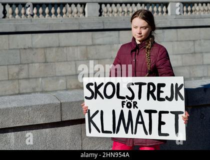 STOCCOLMA, SVEZIA - 22 MARZO 2019: Greta Thunberg dimostra al di fuori del Parlamento svedese. Foto Stock