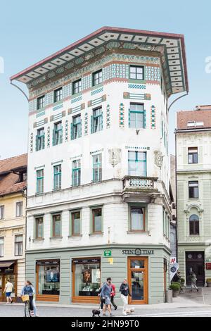 Lubiana, Slovenia - 23 agosto 2021: Casa Hauptmann, casa in stile Art Noveau a Lubiana. La casa è stata costruita nel 1873 è uno dei pochi edifici t Foto Stock