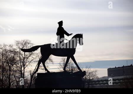 Monumento a Georgy Konstantinovich Zhukov sulla Piazza Rossa. Mosca. Foto Stock