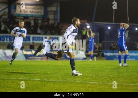 14th febbraio 2022 ; Balmoor Stadium, Peterhead, Aberdeenshire, Scozia ; Calcio della Scottish Cup, Peterhead contro Dundee; Niall McGinn di Dundee festeggia dopo aver segnato per il 2-0 Foto Stock