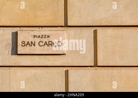 Segnaletica stradale di Piazza San Carlo, una delle piazze principali della città di Torino. Foto Stock