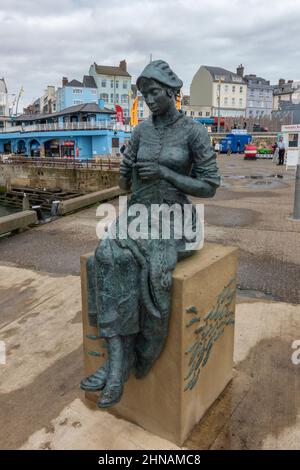 Gansey Girl di Steve Carrill sul molo nord, Bridlington Harbour, East Yorkshire, Regno Unito. Foto Stock