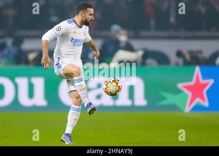 PARIGI, FRANCIA - 15 FEBBRAIO: Daniel Carvajal del Real Madrid controllò la palla prima del round di sedici tappa uno - UEFA Champions League partita tra Parigi Saint-Germain e Real Madrid allo Stade de France il 15 febbraio 2022 a Parigi, Francia (Foto di Geert van Erven/Orange Pictures) Foto Stock