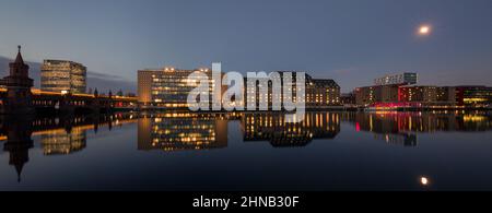 Serata al fiume Sprea, Berlino Foto Stock