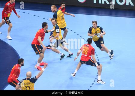 Albin Lagergren (Svezia) contro la Spagna. EHF Euro 2022. Gioco finale Foto Stock