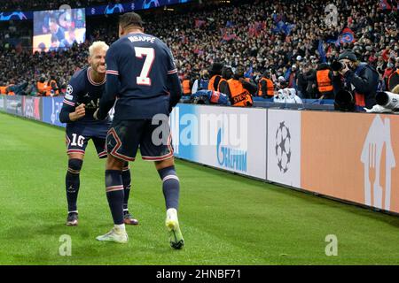 Parigi, Francia. 16th Feb 2022. PSG Forward NEYMAR in azione durante il round della UEFA Champions League del 16 tra Parigi Saint Germain e Real Madrid al Parc des Princes Stadium - Paris France.Paris SG ha vinto le 1:0 (Credit Image: © Pierre Stevenin/ZUMA Press Wire) Foto Stock