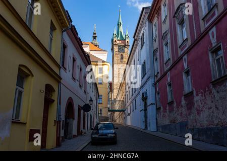 Strada nel centro di Klatovy, Czechia Foto Stock