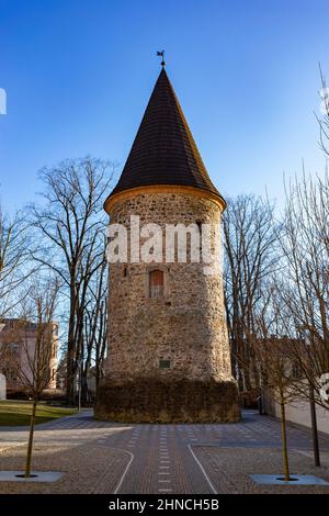 Vecchia torre Okrouhlice nel centro di Klatovy, Czechia Foto Stock