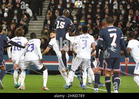 Danilo Pereira di PSG durante il round della UEFA Champions League del 16, tappa 1 del 2 Paris Saint-Germain (PSG) contro Real Madrid allo stadio Parc des Princes il 15 febbraio 2022 a Parigi, Francia. Foto di Lionel Urman/ABACAPRESS.COM Foto Stock