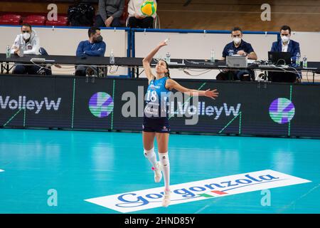 Novara, Italia. 15th Feb 2022. Dinamo Mosca durante Igor Gorgonzola Novara vs Dinamo Mosca, CEV Champions League Women volley match in Novara, Italia, Febbraio 15 2022 Credit: Independent Photo Agency/Alamy Live News Foto Stock