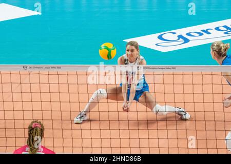 Novara, Italia. 15th Feb 2022. Dinamo Mosca durante Igor Gorgonzola Novara vs Dinamo Mosca, CEV Champions League Women volley match in Novara, Italia, Febbraio 15 2022 Credit: Independent Photo Agency/Alamy Live News Foto Stock