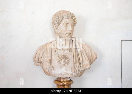 Busto dell'imperatore romano Adriano, Galleria degli Uffizi, Firenze, Italia Foto Stock